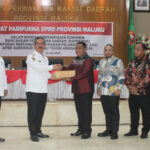 GUBERNUR SERAHKAN RANPERDA LPJ PELAKSANAAN APBD PROVINSI MALUKU T.A 2024