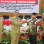 Gubernur Serahkan Ranperda RPJMD Provinsi Maluku Tahun 2025 -2029 ke DPRD