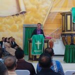 Dari Mimbar Gereja ke Tenda Pengungsian, Gubernur : Kariu Tak Akan Ditinggalkan