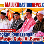 Gubernur Maluku Canangkan Pemasangan Atap Masjid Quba Al-Bayan Seith